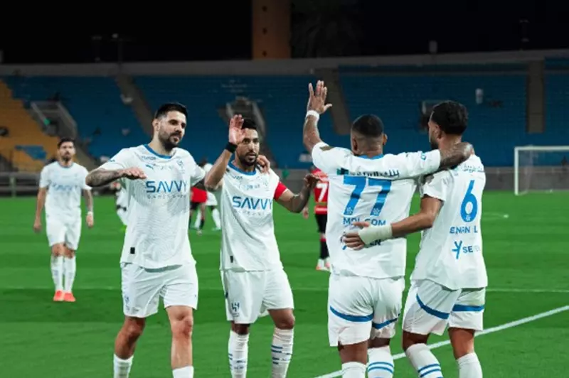 الهلال يتعثر بالتعادل أمام الوحدة في منافسات الدوري السعودي (فيديو)