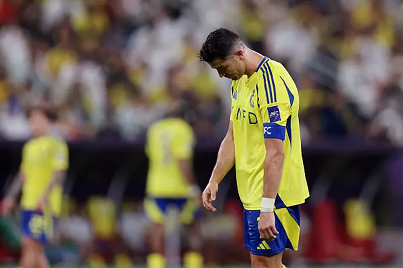 نهاية الفصل: تغريدة غامضة من رونالدو تشعل الجدل في الصحافة العالمية